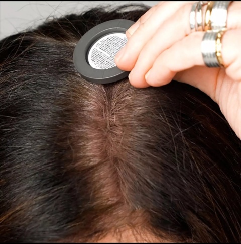 BŁYSKAWICZNY RETUSZ H642 puder do tuszowania odrostów INSTANT RETOUCH HAIR KOLOR kasztanowy brąz