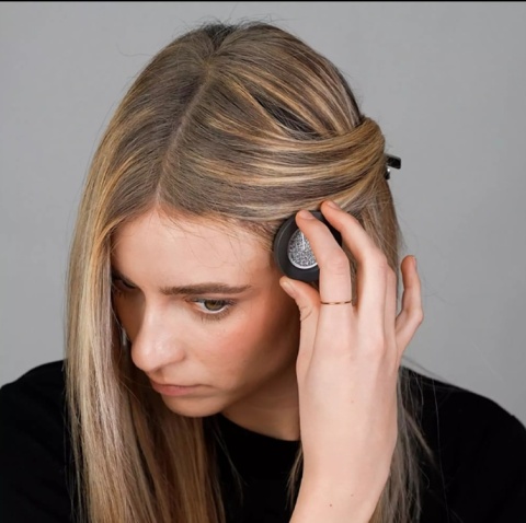 BŁYSKAWICZNY RETUSZ H645 puder do tuszowania odrostów INSTANT RETOUCH HAIR KOLOR blond